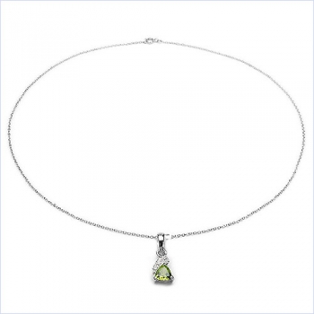 Collier/ Halskette mit 3 Diamanten/Peridot-Anhänger-0,48 Karat