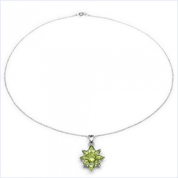 Collier/Halskette mit grünem Peridot-Stern-Anhänger-2,62 Karat-Silber Rhodiniert