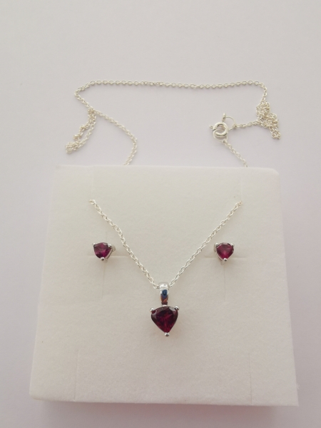 Schmuckset 4-teil. Ohrstecker, Anhänger, Collier "Seltener Rhodolith" 925 Sterling Silb.