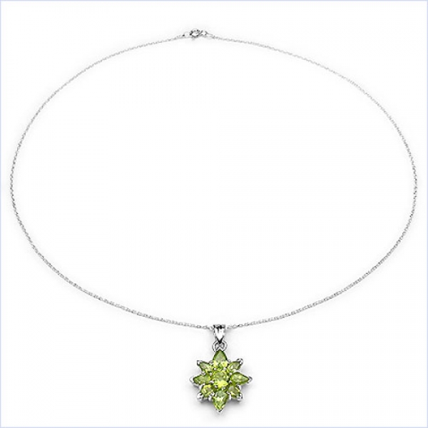 Collier/Halskette mit grünem Peridot-Stern-Anhänger-2,62 Karat-Silber Rhodiniert